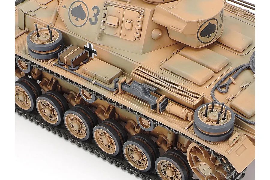 Tamiya 1/35 German Panzerkampfwagen III Ausf.N (Sd.Kfz.141/2) Tank Scaled Plastic Model Kit image 134776