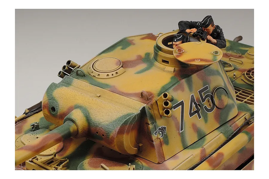 Tamiya 1/35 German Panther Ausf.D (Sd.Kfz.171) Tank Scaled Plastic Model Kit image 134918