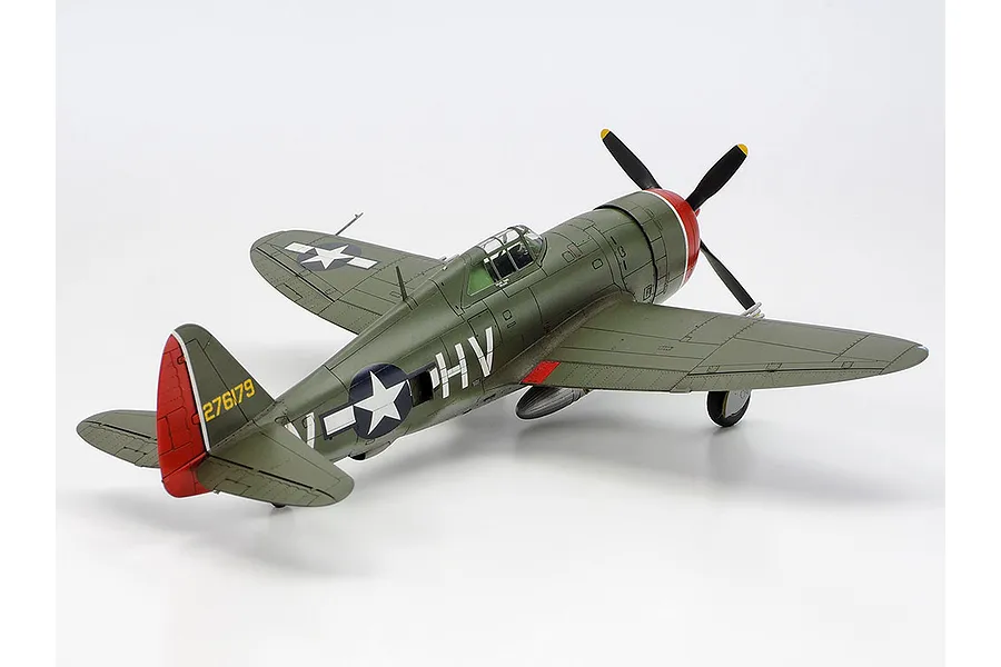 Tamiya 1/72 Republic P-47D Thunderbolt &amp;quot;Razorback&amp;quot; Scaled Plastic Model Kit image 135081