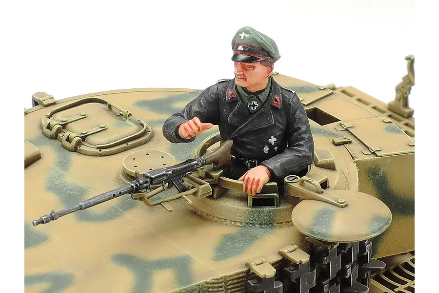 Tamiya 1/35 German Panzerkampfwagen Tiger I (Sd.Kfz.181) Tank Scaled Plastic Model Kit image 135177