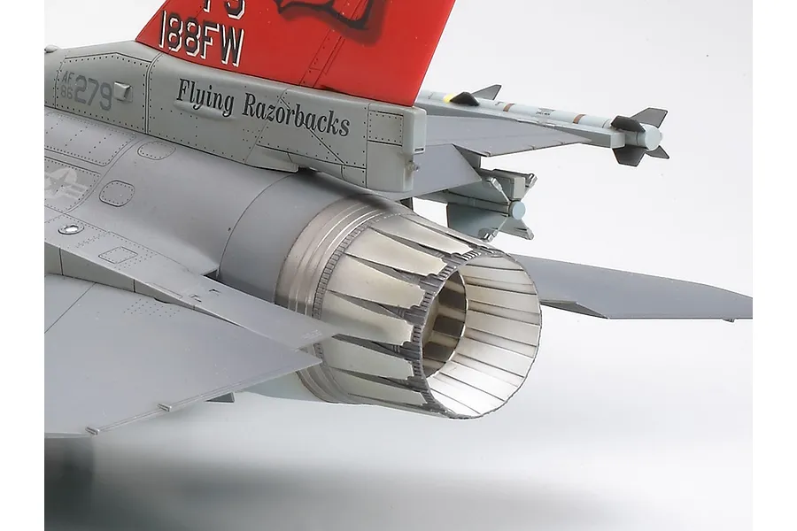 Tamiya 1/48 Lockheed Martin Block 25/32 F-16 C Fighting Falcon Ang Jet Scaled Plastic Model Kit image 135269