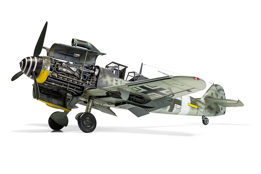 Airfix 1/24 Messerschmitt Bf109G-5/G-6 Fighter Scaled Plastic Model Kit image 138153