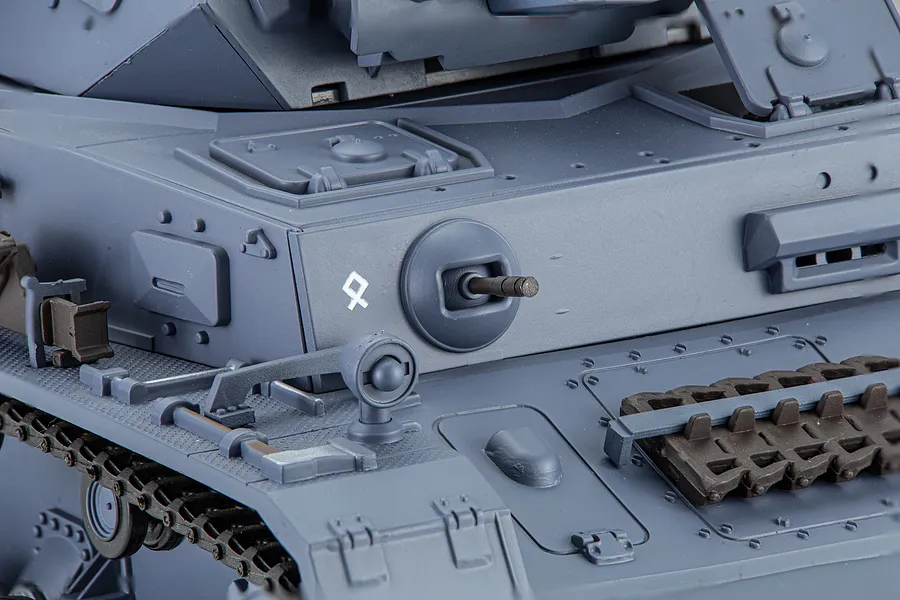 Heng Long German Panzer IV (F2 Type) RC Tank Electric Tracked 1/16 Scale RTR image 143365