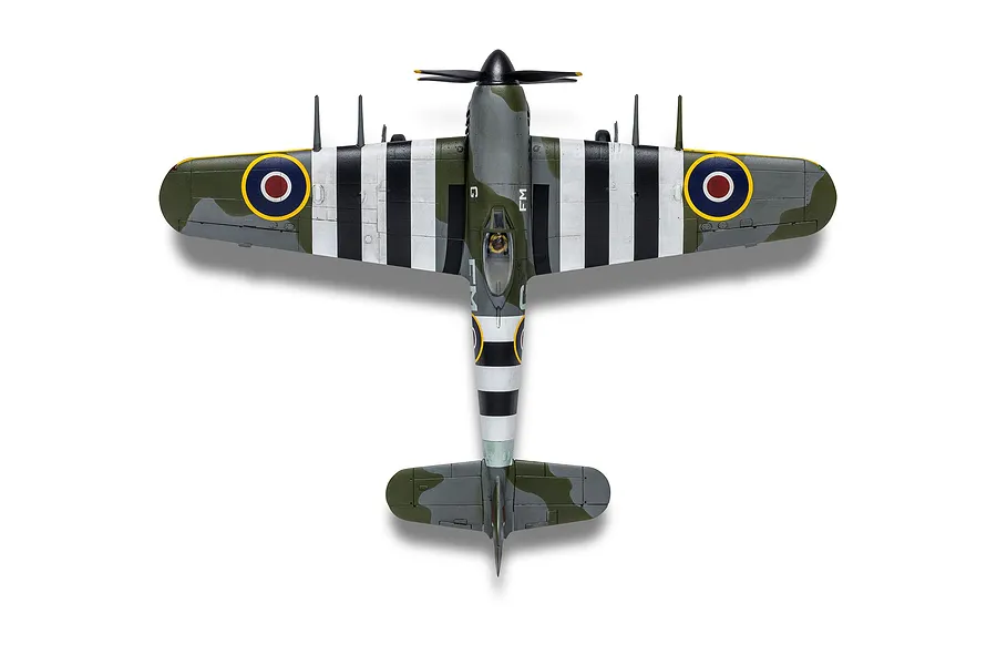 Airfix 1/72 Eurofighter Typhoon FGR.4 &amp;quot;Moggy&amp;quot; &amp;amp; Hawker Typhoon Mk.IB Scaled Plastic Model Kit - Twin Pack image 147181