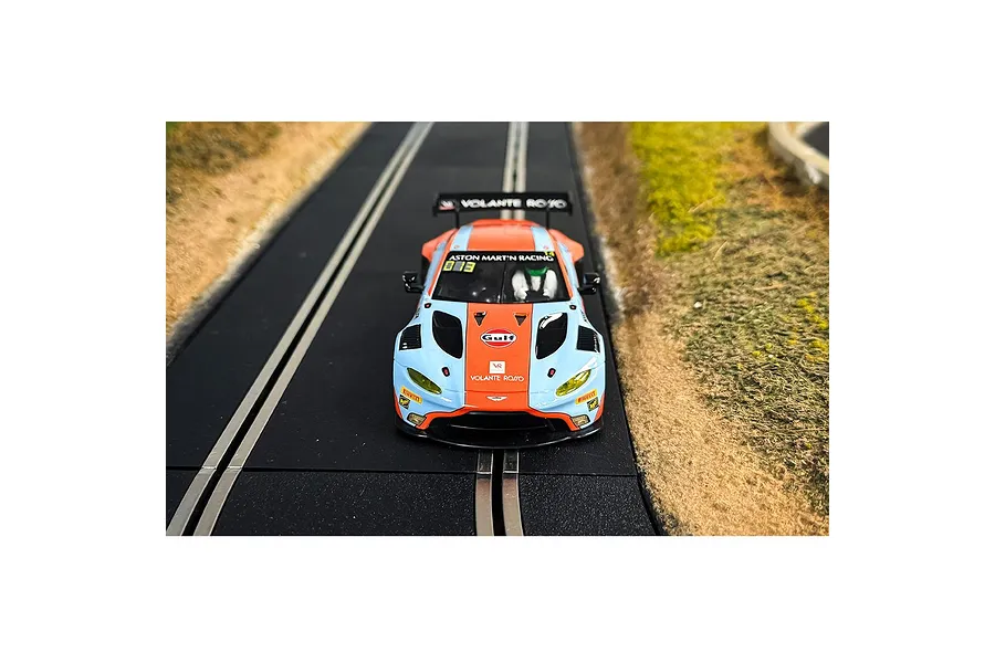 Scalextric 1/32 2025 Aston Martin GT3 Vantage Bathurst Slot Car - Gulf Edition image 147295