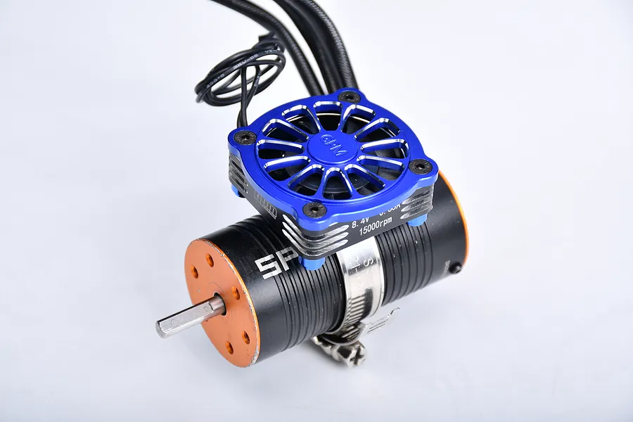 GPM Aluminium 28-42mm Adjustable Mount with 40x40mm Cooling Fan - Blue image 147559