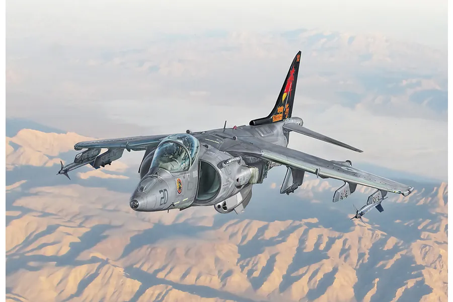 Italeri 1/72 AV-8B Harrier II Fighter Jet Scaled Plastic Model Kit image 2