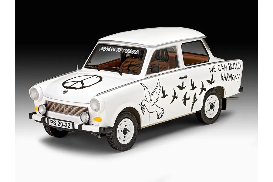 Revell 1/24 Trabant 601S &amp;quot;Builder&amp;#039;s Choice&amp;quot; Scaled Plastic Model Starter Kit image 3