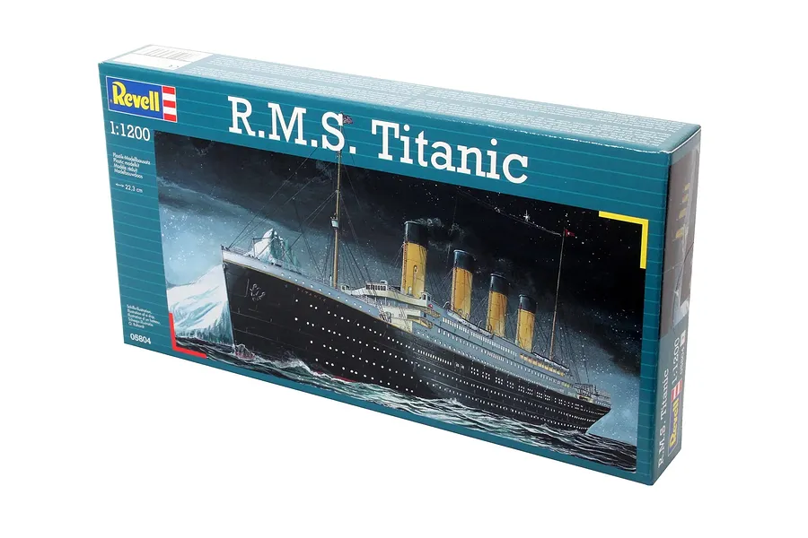Revell 1/1200 R.M.S. Titanic Scaled Plastic Model Starter Kit image 7
