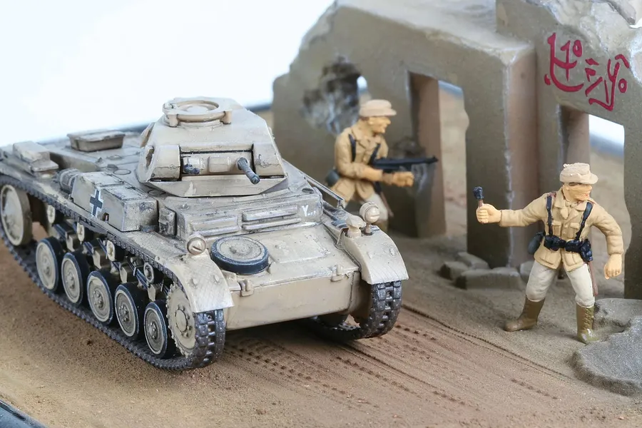 Revell 1/76 PzKpfw II Ausf. F Scaled Plastic Model Starter Kit image 4