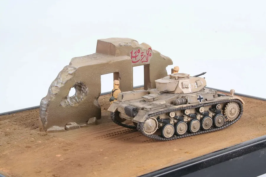 Revell 1/76 PzKpfw II Ausf. F Scaled Plastic Model Starter Kit image 7