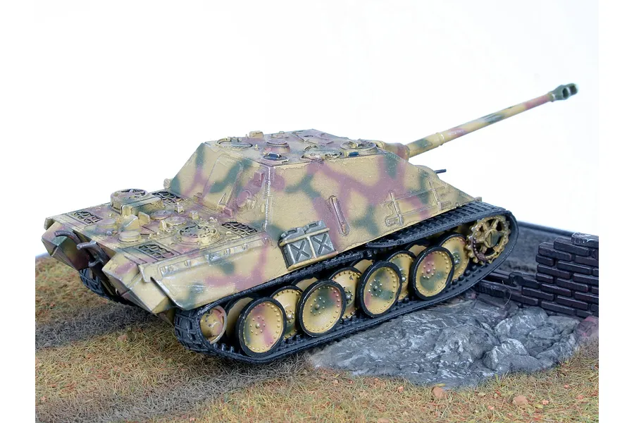 Revell 1/76 Sd.Kfz.173 Jagdpanther Scaled Plastic Model Starter Kit image 7