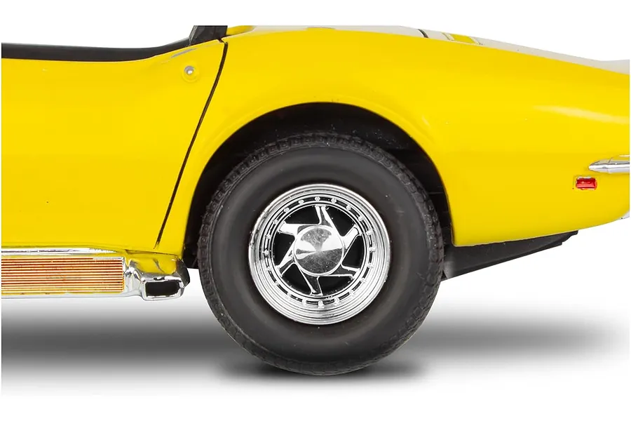 Revell 1/25 &amp;#039;68 Corvette L-88 Roadster Scaled Plastic Model Kit image 9