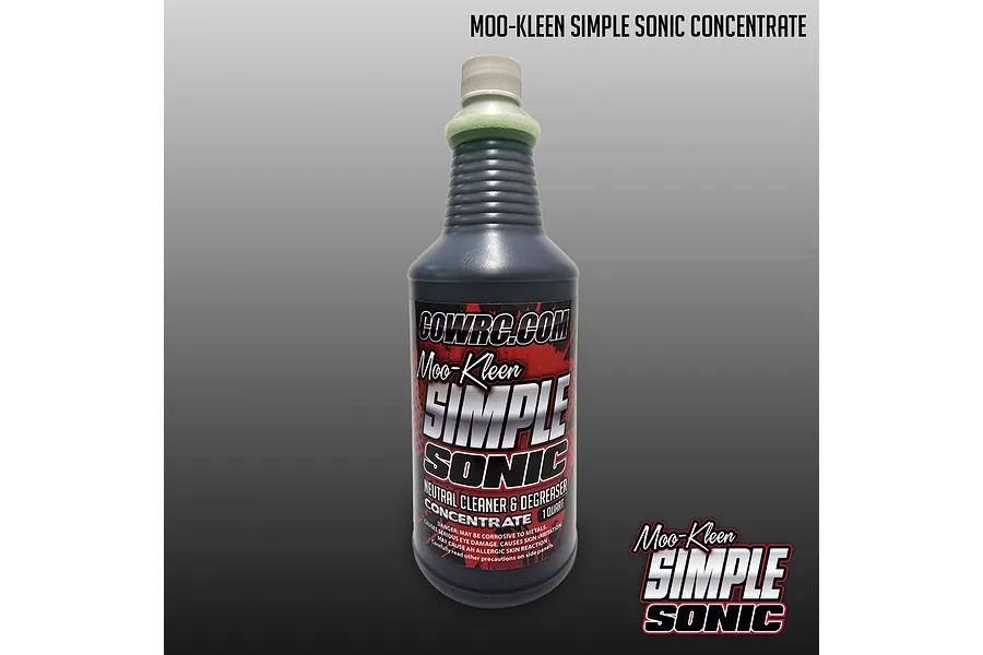 CowRC Moo-Kleen Simple Sonic Concentrate 950ml cleaner bottle against a gradient background.