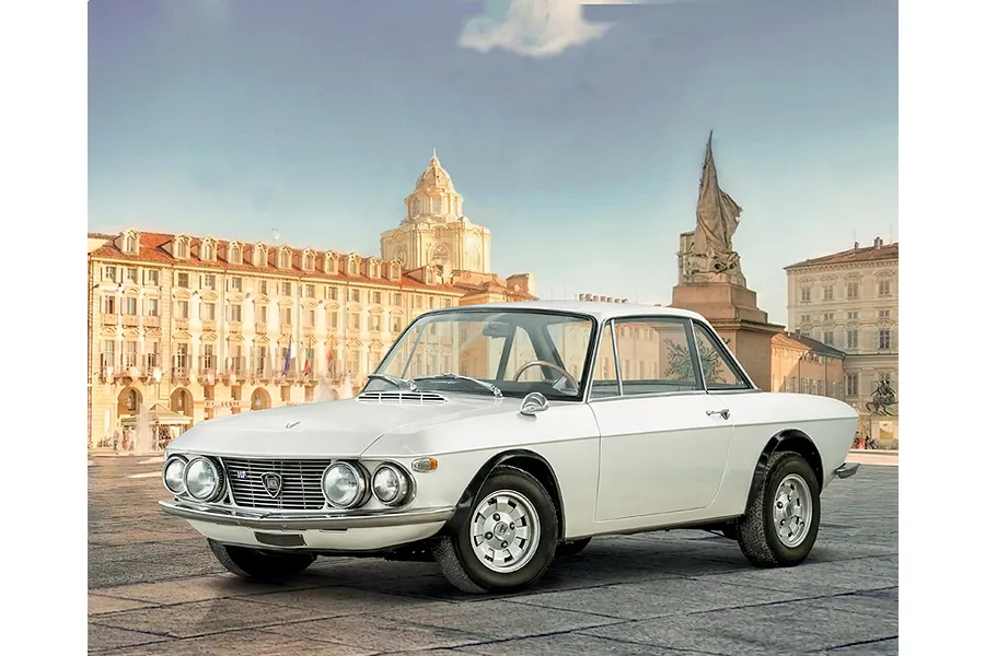 Italeri 1/24 Lancia Fulvia Coupé 1.6 HF &amp;quot;Fanalone&amp;quot; Scaled Plastic Model Kit image 2