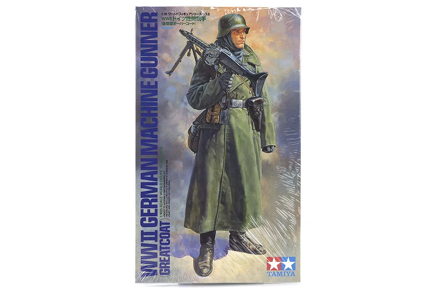 Tamiya 1/16 German WWII Machine Gunner w/ Greatcoat Scaled Plastic Model Kit image 16670