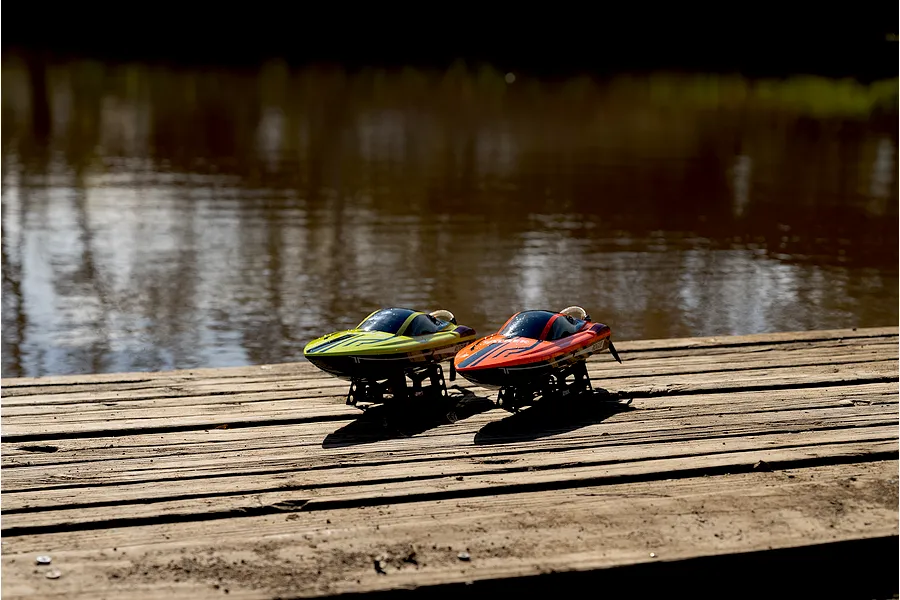 Atrek Rogue 22&amp;quot; Brushless RC Speed Boat Deep V RTR - Green image 16