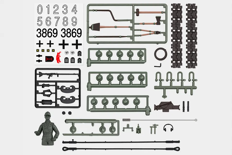 Heng Long 1/16 German Jagdpanther tank vehicle accessory pack showing plastic parts, tracks, tools, and decals.