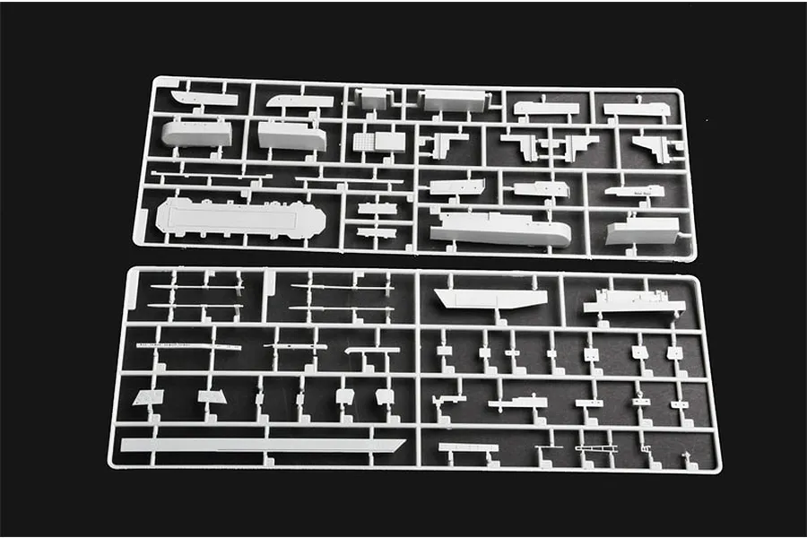 Trumpeter 1/700 PLA Navy &amp;quot;Liao Ning&amp;quot; Aircraft Carrier Plastic Model Kit image 23842