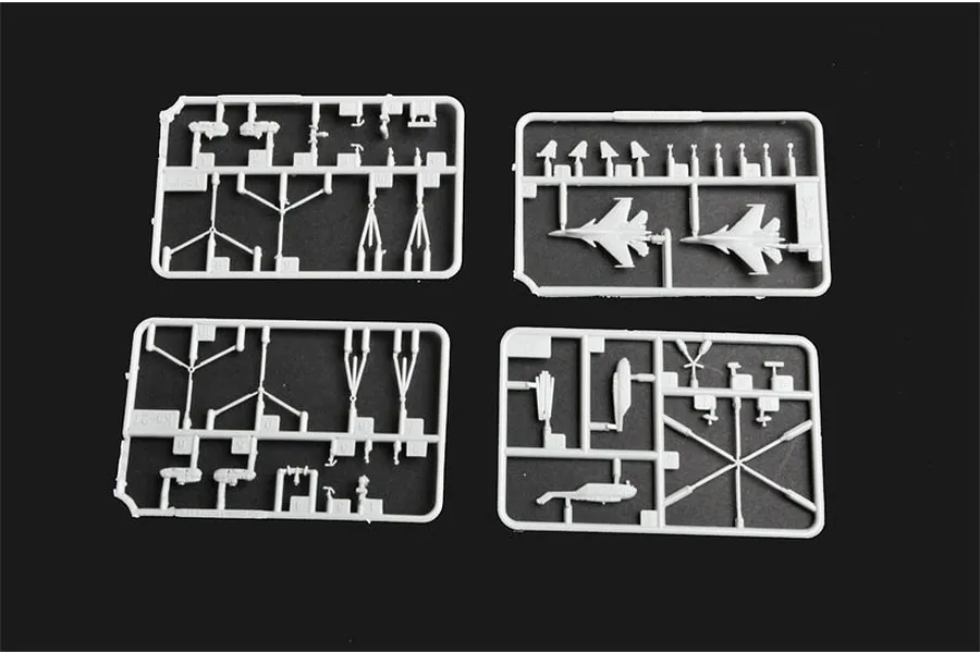 Trumpeter 1/700 PLA Navy &amp;quot;Liao Ning&amp;quot; Aircraft Carrier Plastic Model Kit image 23843