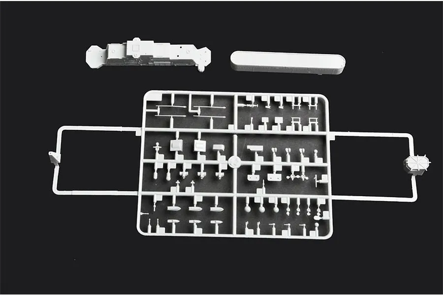 Trumpeter 1/700 PLA Navy &amp;quot;Liao Ning&amp;quot; Aircraft Carrier Plastic Model Kit image 23846