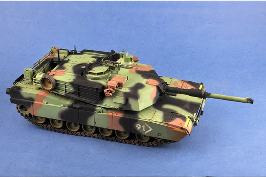 Trumpeter 1/16 U.S. Abrams M1A1 Aim Main Battle Tank Scaled Plastic Model Kit w/ Australian Decals image 14