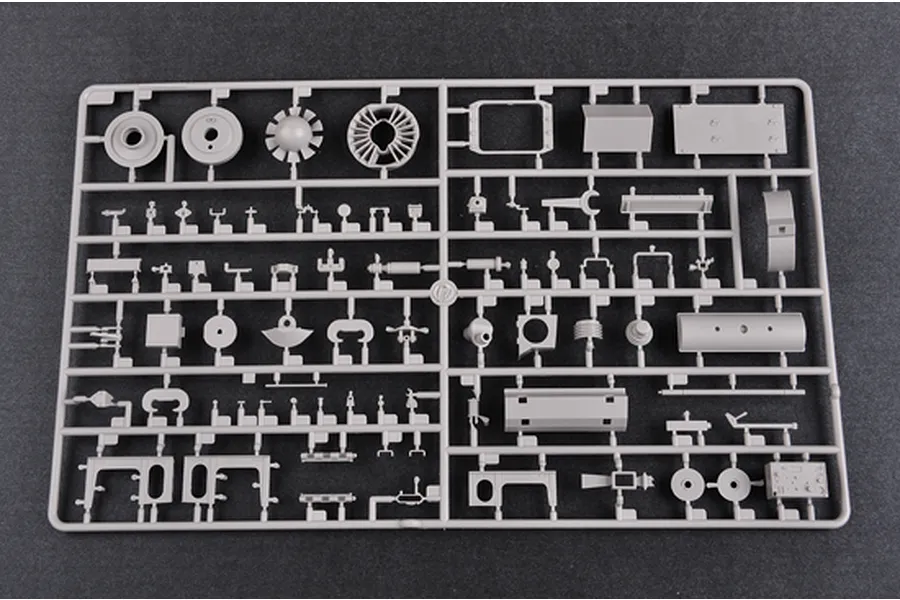 Trumpeter 1/16 German Pzkpfw IV Ausf.J Tank Scaled Plastic Model Kit image 24619