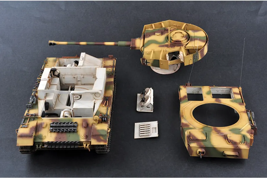 Trumpeter 1/16 German Pz.Beob.Wg.IV Ausf.J Tank Scaled Plastic Model Kit image 24670