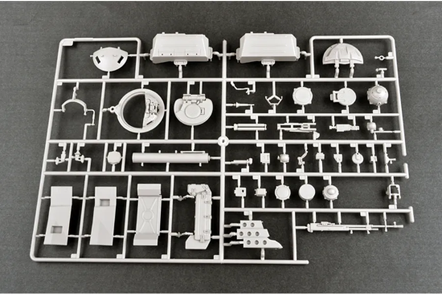 Trumpeter 1/16 Russian T-72B Main Battle Tank Scaled Plastic Model Kit image 24768