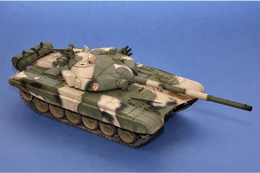 Trumpeter 1/16 Russian T-72B Main Battle Tank Scaled Plastic Model Kit image 24778