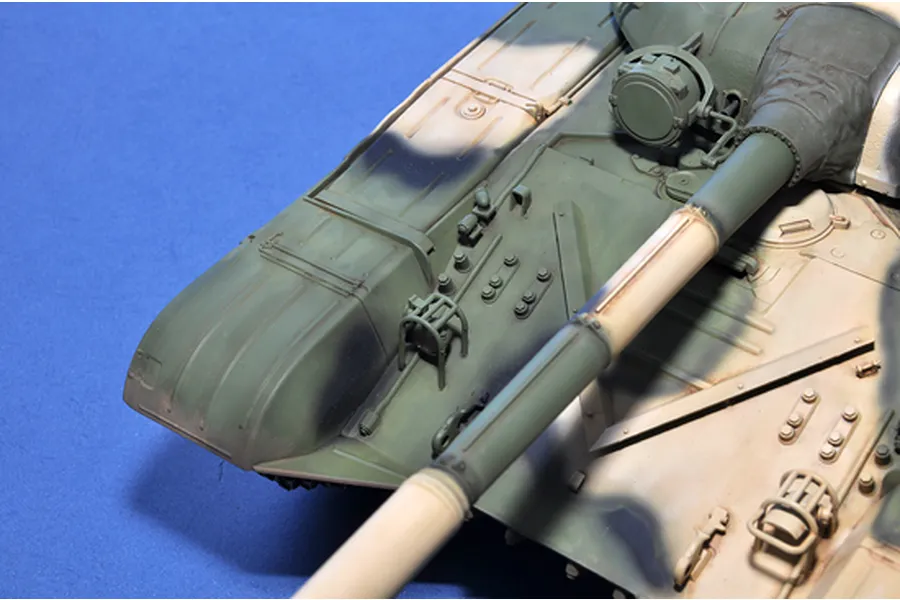 Trumpeter 1/16 Russian T-72B Main Battle Tank Scaled Plastic Model Kit image 24780