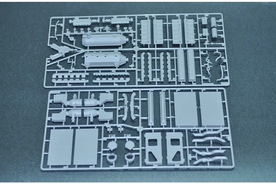 Trumpeter 1/16 Soviet SU-100 Tank Destroyer Scaled Plastic Model Kit image 24829