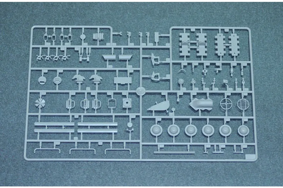 Trumpeter 1/16 Soviet SU-100 Tank Destroyer Scaled Plastic Model Kit image 24831