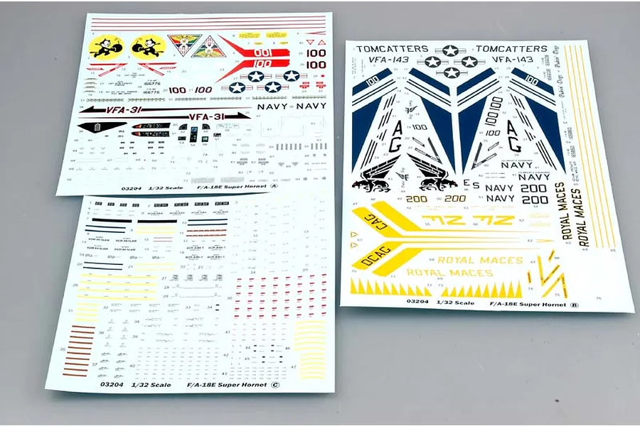 Trumpeter 1/32 F/A-18E Super Hornet Fighter Jet Scaled Plastic Model Kit image 25014