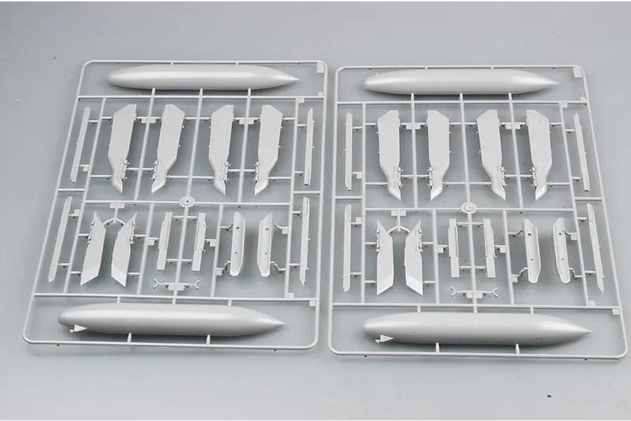 Trumpeter 1/32 F/A-18E Super Hornet Fighter Jet Scaled Plastic Model Kit image 25015