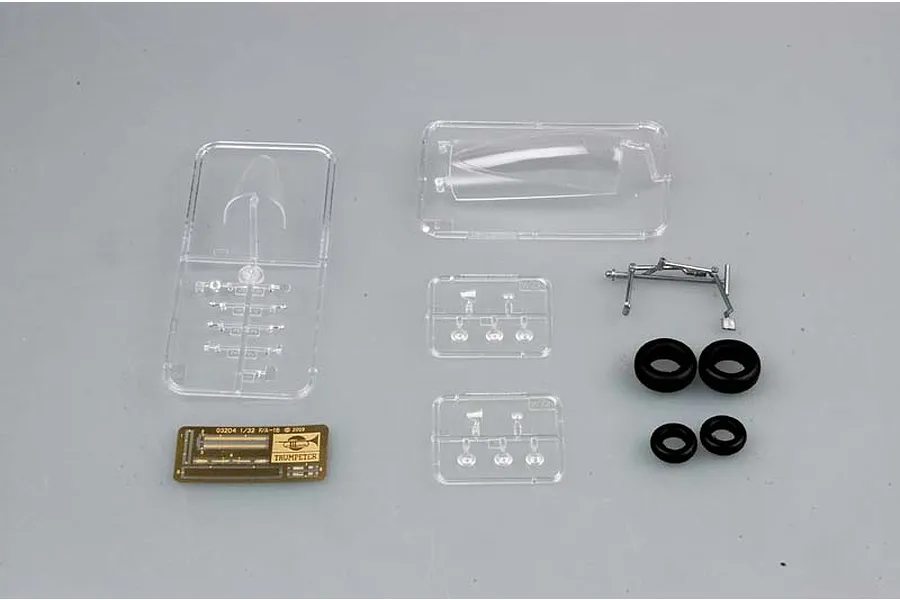 Trumpeter 1/32 F/A-18E Super Hornet Fighter Jet Scaled Plastic Model Kit image 25024