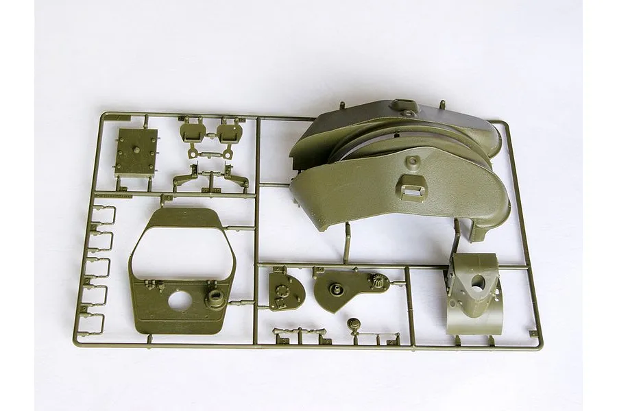 Trumpeter 1/16 Soviet 1942 T-34/76 Model Tank Scaled Plastic Model Kit image 25040