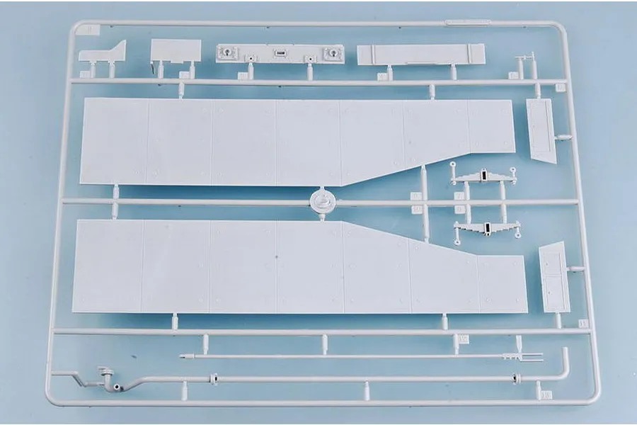 Trumpeter 1/35 Baureihe 52 Mit Steifrahmentender Locomotive Scaled Plastic Model Kit image 25144