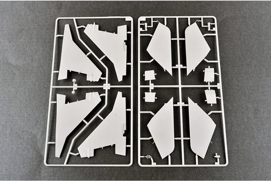 Trumpeter 1/32 Russian MIG-29A Fulcrum Fighter Jet Scaled Plastic Model Kit image 25188