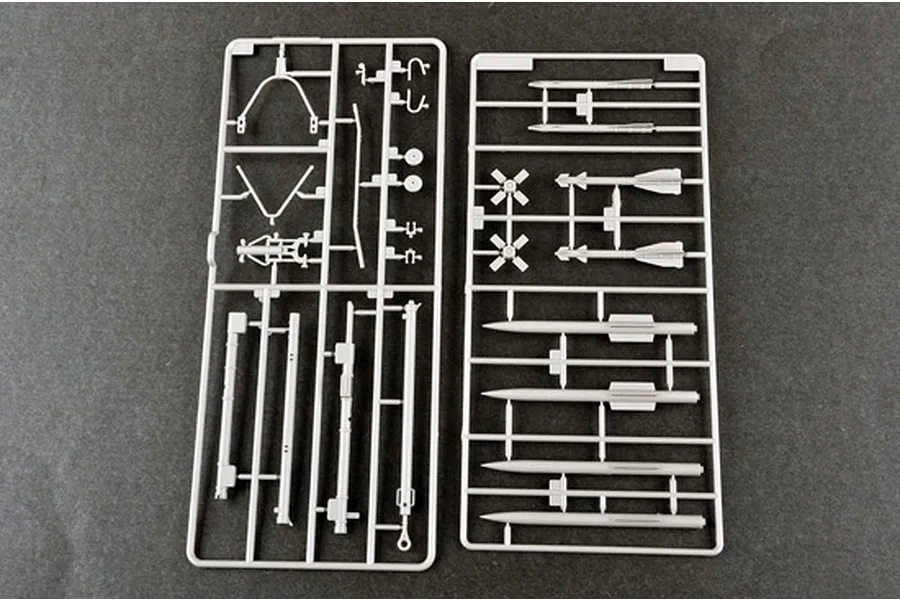 Trumpeter 1/32 Russian MIG-29A Fulcrum Fighter Jet Scaled Plastic Model Kit image 25191