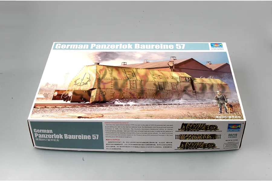 Trumpeter 1/35 scale German Panzerlok Baureine 57 armoured locomotive plastic model kit box.