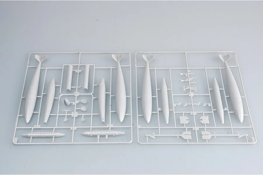 Trumpeter 1/32 North American F-100D Super Sabre Fighter Jet Scaled Plastic Model Kit image 25584