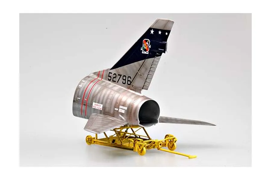 Trumpeter 1/32 North American F-100D Super Sabre Fighter Jet Scaled Plastic Model Kit image 25603