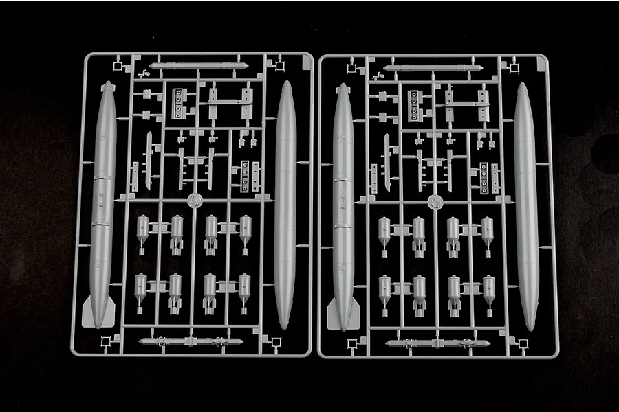 Trumpeter 1/32 EF-2000B Typhoon Eurofighter Jet Scaled Plastic Model Kit image 25624