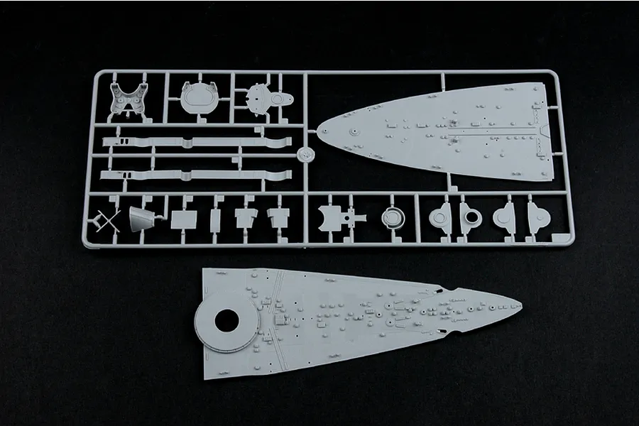 Trumpeter 1/350 Italian RN Roma Navy Battleship Plastic Model Kit image 25644