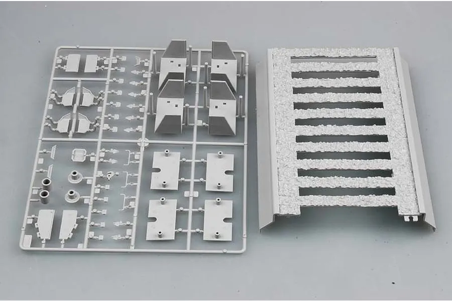 Trumpeter 1/35 German Panzerjager Triebwagen 51 Armoured Train Scaled Plastic Model Kit image 25730