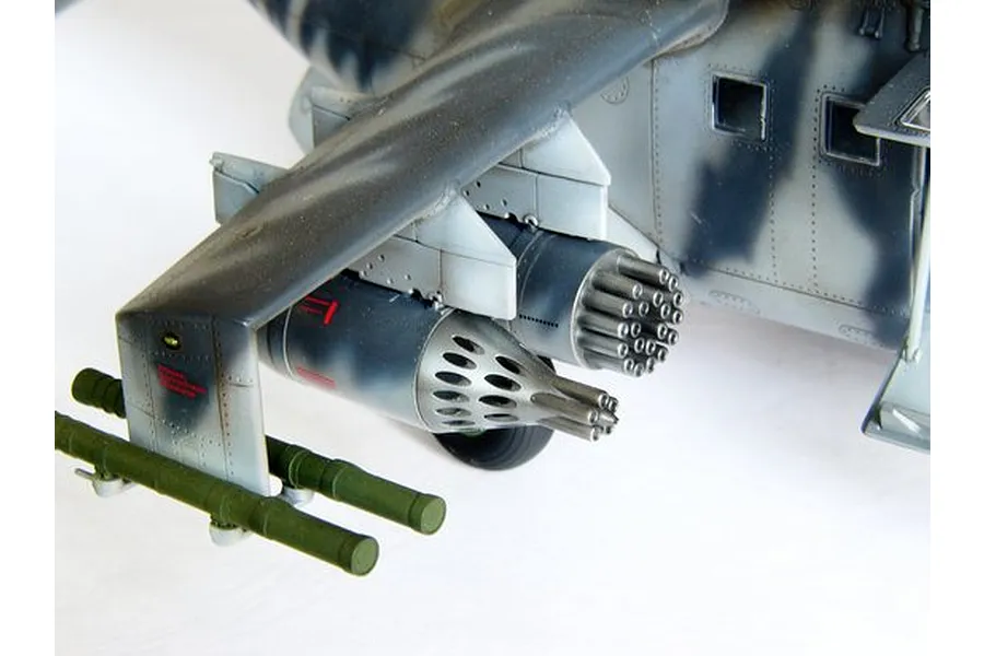 Trumpeter 1/35 Mil MI-24V Hind-E Helicopter Scaled Plastic Model Kit image 25775