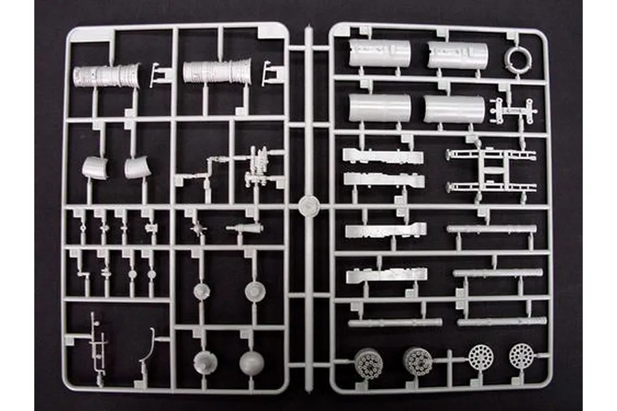 Trumpeter 1/35 Mil MI-24V Hind-E Helicopter Scaled Plastic Model Kit image 25780