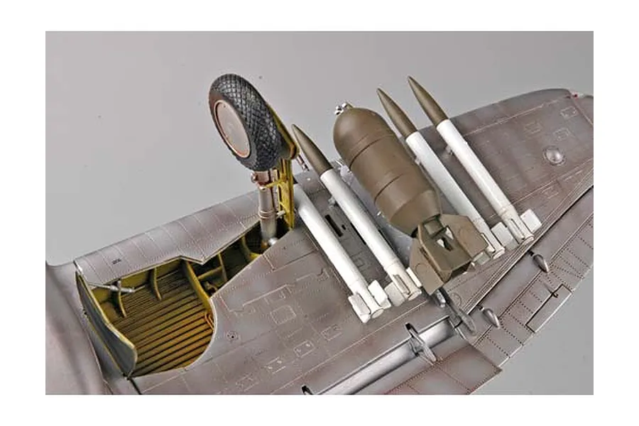 Trumpeter 1/32 P-47D Thunderbolt Bubbletop Fighter Scaled Plastic Model Kit image 25955