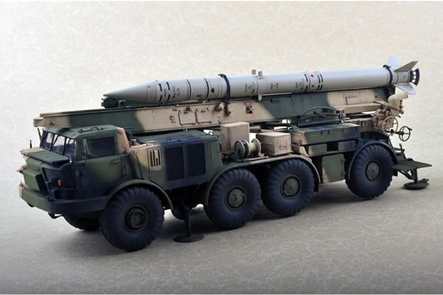 Trumpeter 1/35 Russian 9P113 TEL w/ 9M21 of 9K52 Luna-M Short Range Artillery Truck Scaled Plastic Model Kit image 25